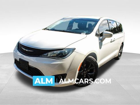 Used 2019 Chrysler Pacifica Touring Plus w/ S Appearance Package FWD image 1