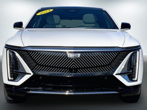 Used 2024 Cadillac Lyriq Luxury AWD/4WD image 2
