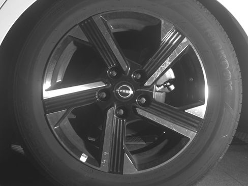 Used 2025 Nissan Sentra SV FWD image 14