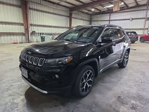 Used 2025 Jeep Compass Limited image 1