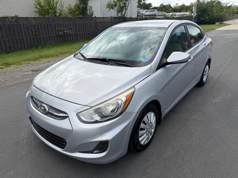 Used 2016 Hyundai Accent SE FWD image 1