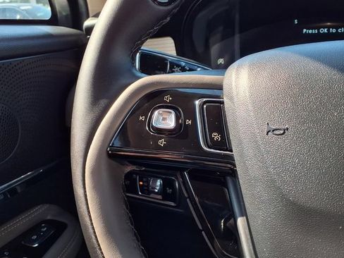 Used 2025 Lincoln Corsair FWD image 13