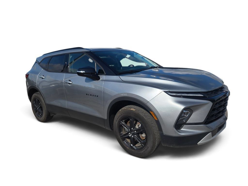 Used 2024 Chevrolet Blazer LT w/ Midnight/Sport Edition FWD image 2