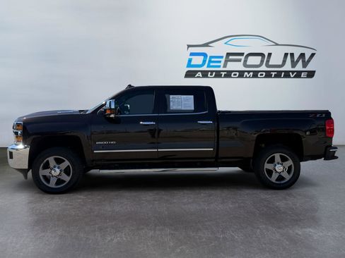 Used 2018 Chevrolet Silverado 2500 LTZ w/ LTZ Plus Package AWD/4WD image 6