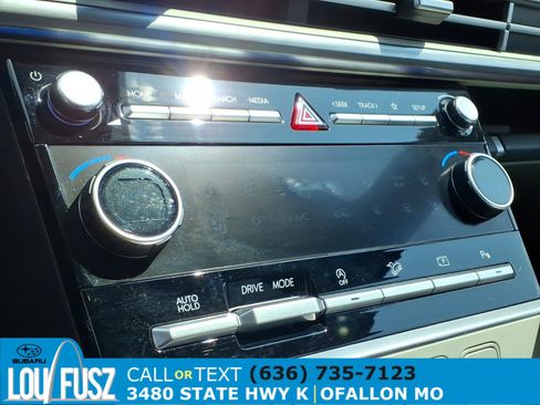 Used 2025 Hyundai Santa Fe Limited FWD image 14