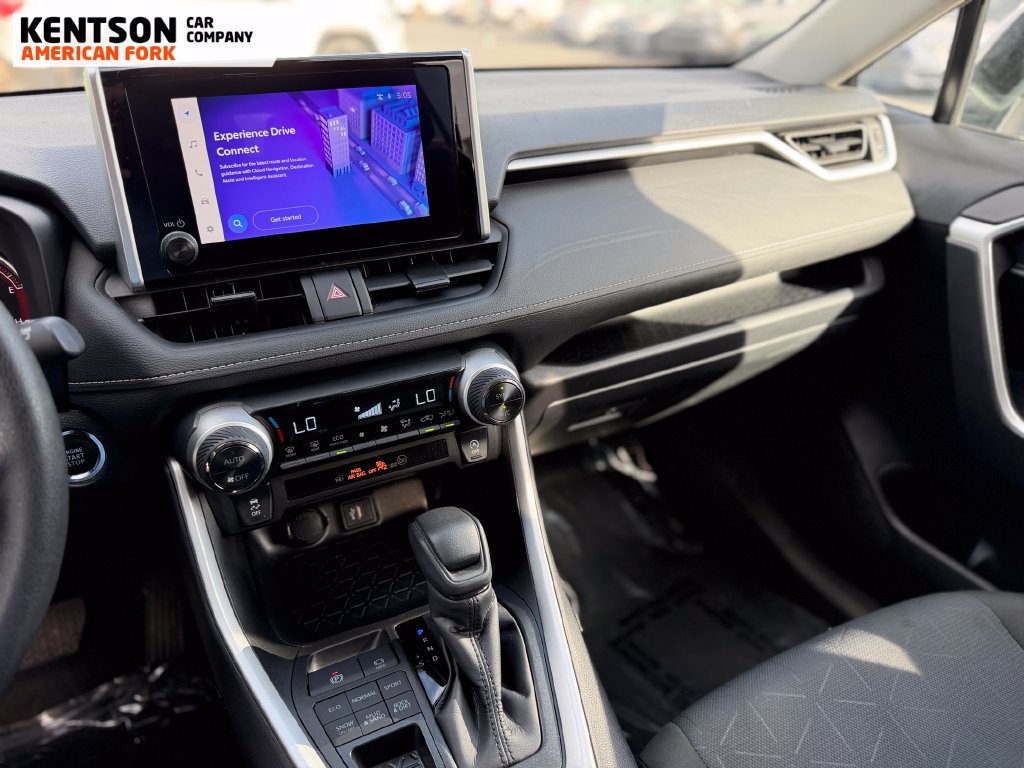 Used 2025 Toyota RAV4 XLE AWD/4WD image 20