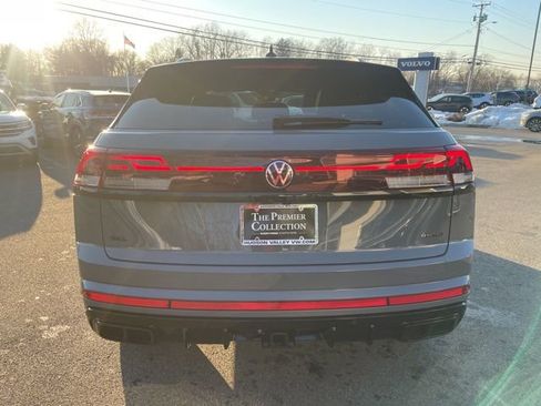 Certified 2025 Volkswagen Atlas Cross Sport SEL R-Line image 3