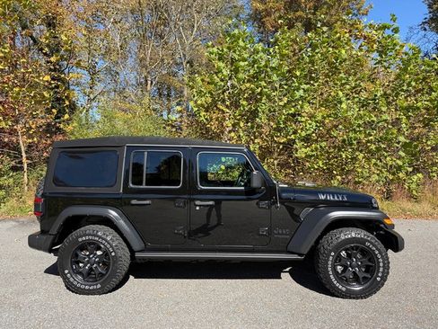 Used 2021 Jeep Wrangler Willys image 5