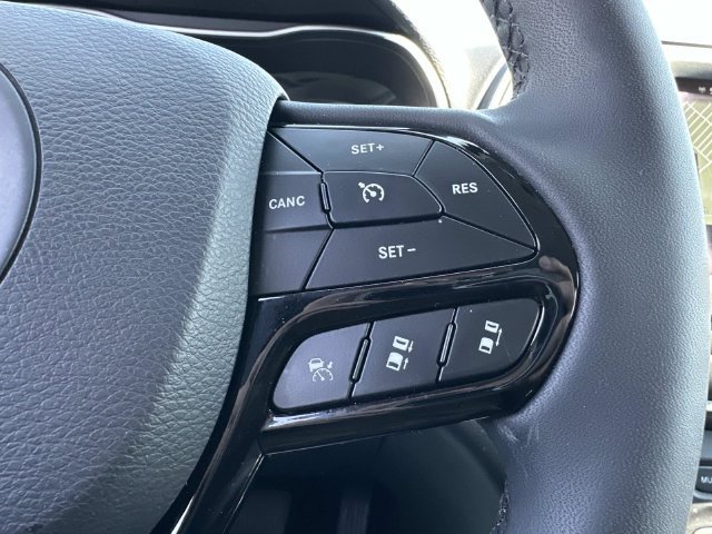 Used 2023 Jeep Cherokee Altitude Lux AWD/4WD image 20