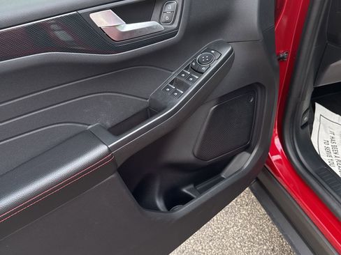 Used 2024 Ford Escape ST-Line image 13