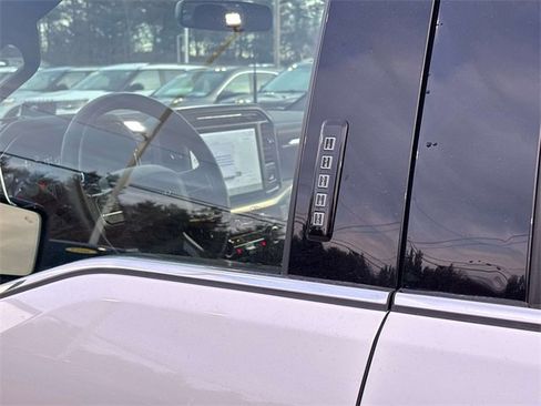 Used 2024 Ford F150 Lariat w/ FX4 Off-Road Package image 9