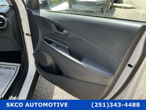 Used 2021 Hyundai Kona SEL image 11