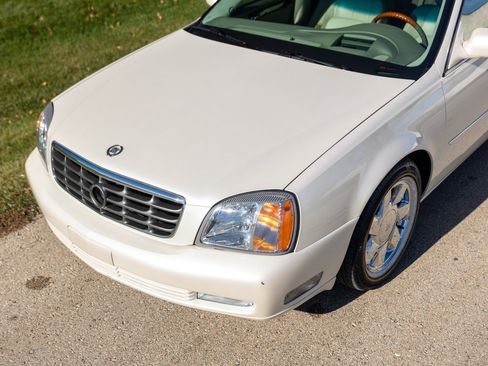 Used 2000 Cadillac De Ville DTS w/ Comfort/Convenience Pkg image 17