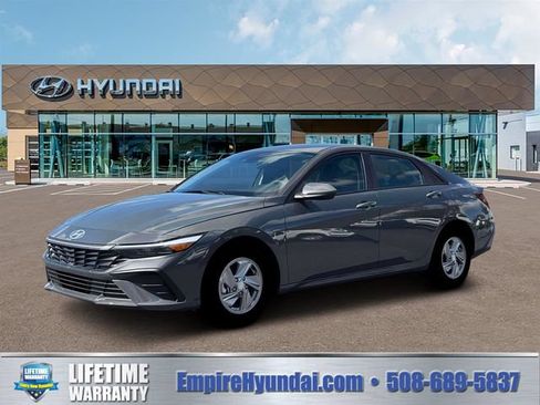 New 2026 Hyundai Elantra SE FWD image 2