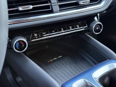 New 2026 Chevrolet Equinox EV LT image 24