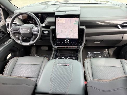 Used 2025 GMC Yukon AT4 w/ AT4 Premium Package AWD/4WD image 24