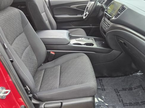 Used 2024 Honda Ridgeline Sport image 16
