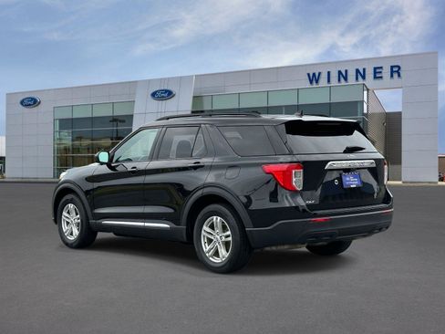 Certified 2023 Ford Explorer XLT RWD image 2
