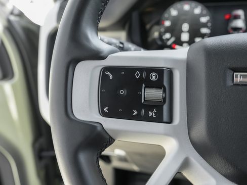 Used 2025 Land Rover Defender 110 S image 18