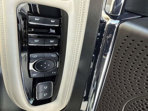 New 2026 Lincoln Corsair Premiere image 19