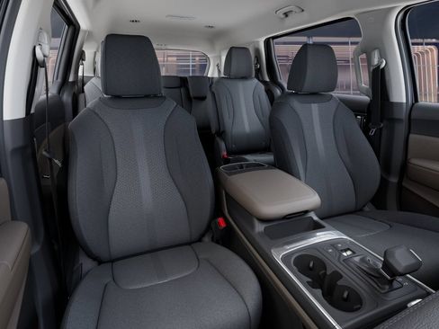 New 2027 Kia Carnival LX FWD image 15