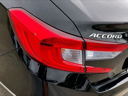 Used 2020 Honda Accord Touring image 28