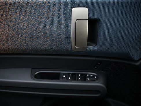 Used 2025 MINI Cooper Countryman S w/ Comfort Package Max image 14