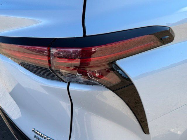 Used 2022 Toyota Sienna Limited AWD/4WD image 13