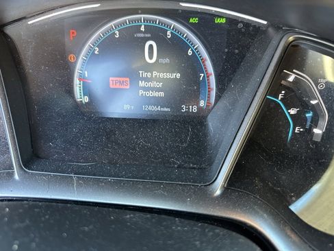 Used 2019 Honda Civic EX image 11