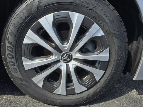 Used 2022 Toyota Corolla LE image 10