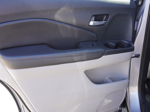 Used 2021 Honda Pilot EX image 11