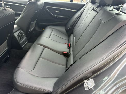 Used 2017 BMW 330i xDrive Sedan AWD/4WD image 5