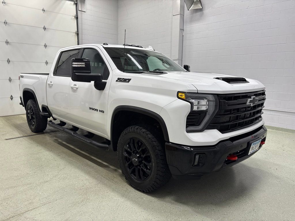 Used 2025 Chevrolet Silverado 3500 LTZ w/ LTZ Plus Package AWD/4WD image 2