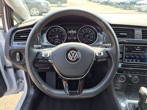 Used 2020 Volkswagen Golf 4-Door FWD image 11