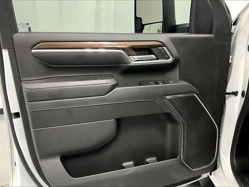 Used 2024 Chevrolet Silverado 2500 LT image 21