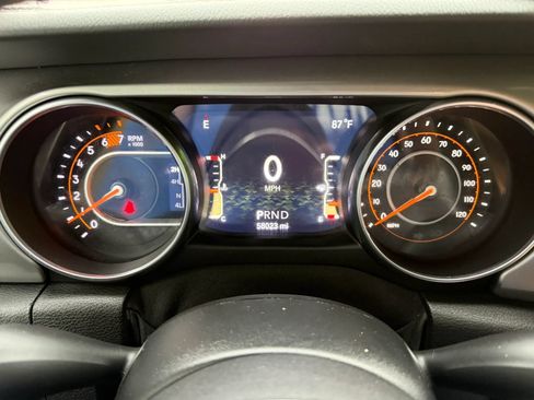 Used 2021 Jeep Wrangler Unlimited Sahara AWD/4WD image 20