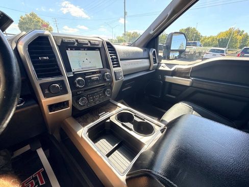 Used 2018 Ford F250 Lariat w/ Lariat Ultimate Package image 30