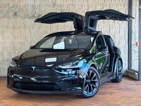 Used 2023 Tesla Model X AWD/4WD image 2