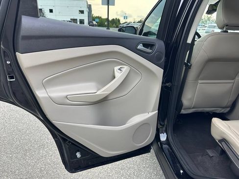 Used 2019 Ford Escape Titanium FWD image 22