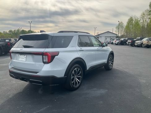 New 2026 Ford Explorer ST-Line RWD image 5