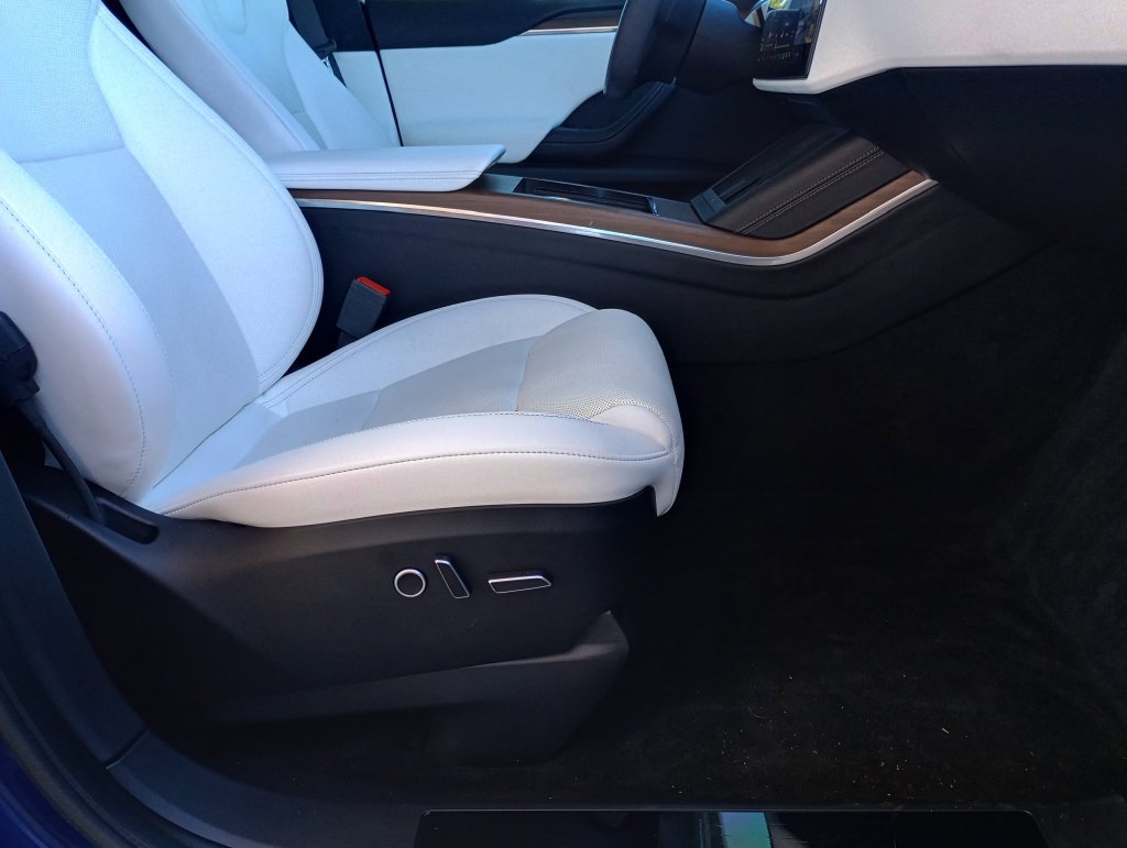 Used 2022 Tesla Model X AWD/4WD image 21
