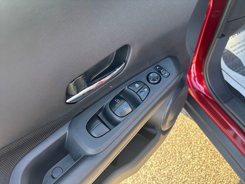 Used 2023 Nissan Kicks SV image 15