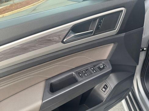 Used 2021 Volkswagen Atlas Cross Sport SE image 35