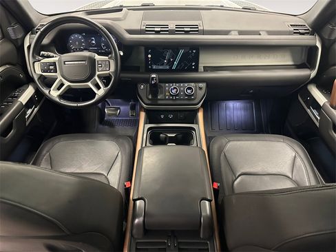 Used 2023 Land Rover Defender 110 X-Dynamic SE image 10