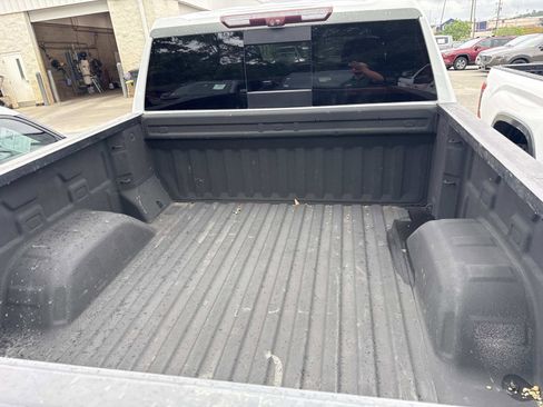 Used 2020 Chevrolet Silverado 1500 LTZ w/ Technology Package AWD/4WD image 11