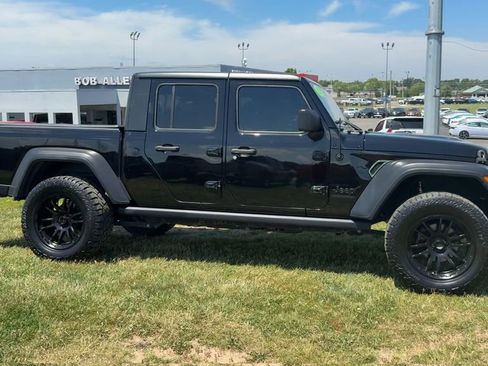 Used 2020 Jeep Gladiator Sport w/ Quick Order Package 24S AWD/4WD image 8