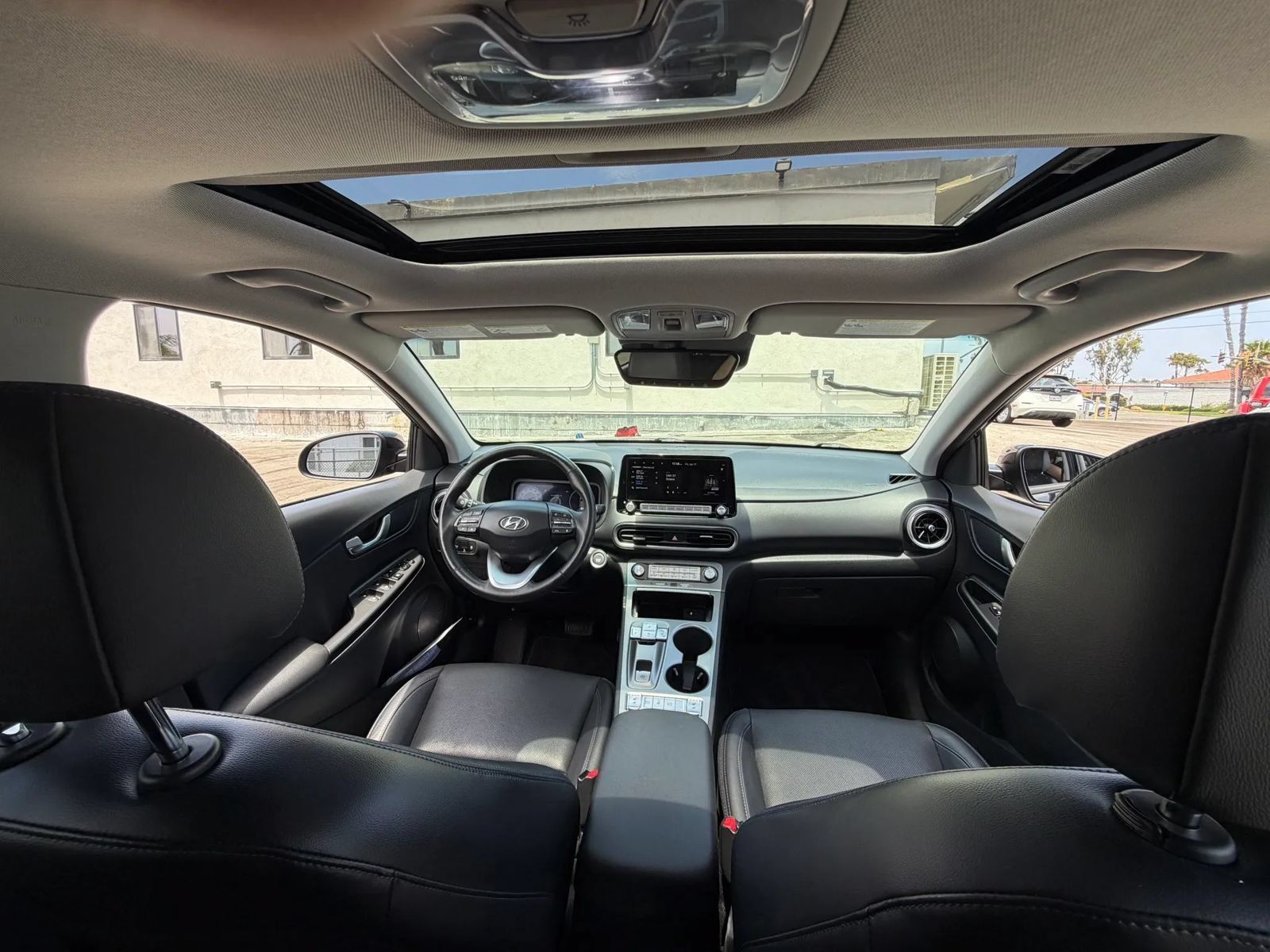 Used 2023 Hyundai Kona Limited FWD image 17
