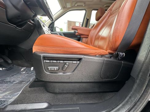 Used 2013 Land Rover LR2 HSE LUX image 18