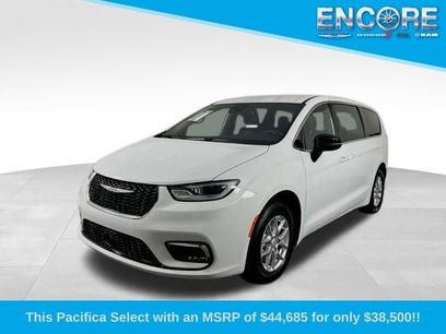 New 2026 Chrysler Pacifica Select