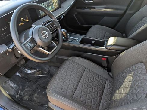 Used 2025 Nissan Kicks SV w/ Illumination Package image 10